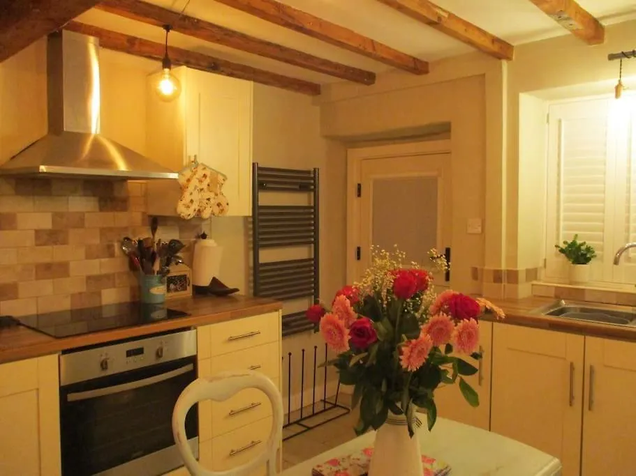 1800 Period Grade 2 Listed Cottage Addingham Tatil Evi