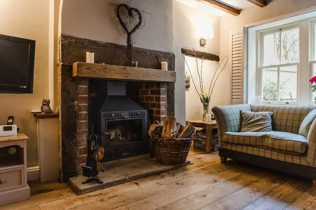 1800 Period Grade 2 Listed Cottage Addingham 0*,  Birleşik Krallık