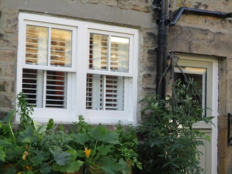 1800 Period Grade 2 Listed Cottage Addingham 0*,