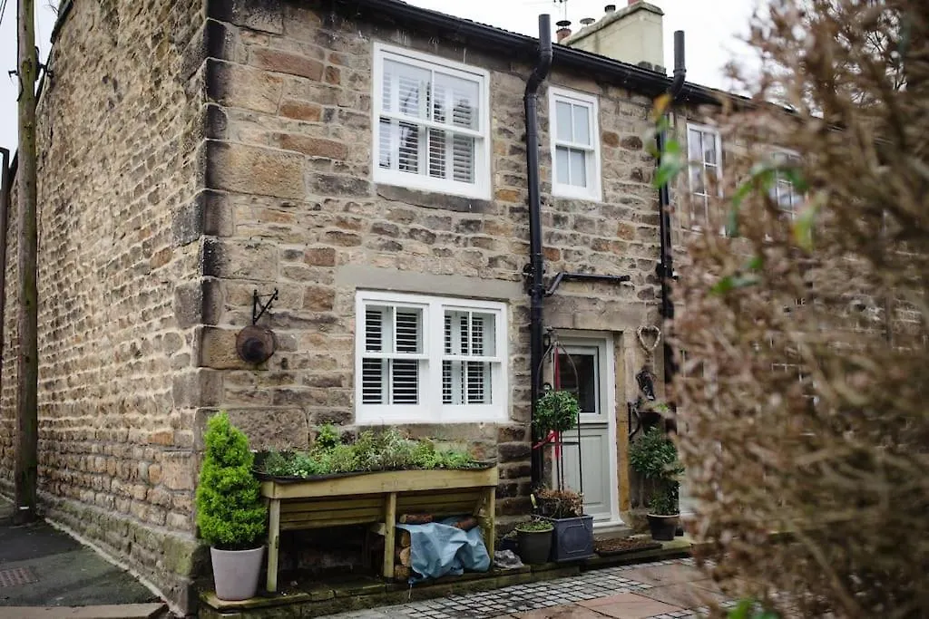 1800 Period Grade 2 Listed Cottage Addingham